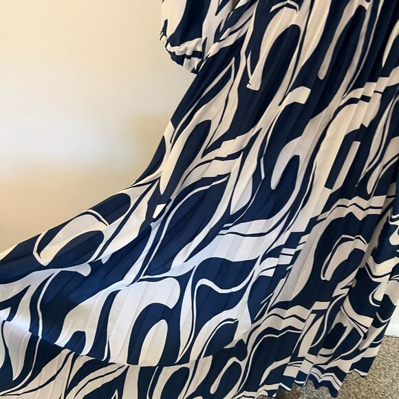 Wishing Waves Calf Length Pleated Dress in Blue and White with Tie On Belt - Med - Picture 4 of 15